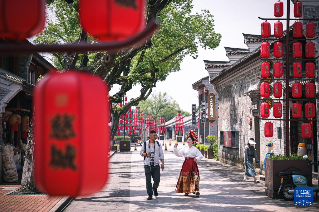 浙江宁波：“旅拍”丰富游客旅游体验