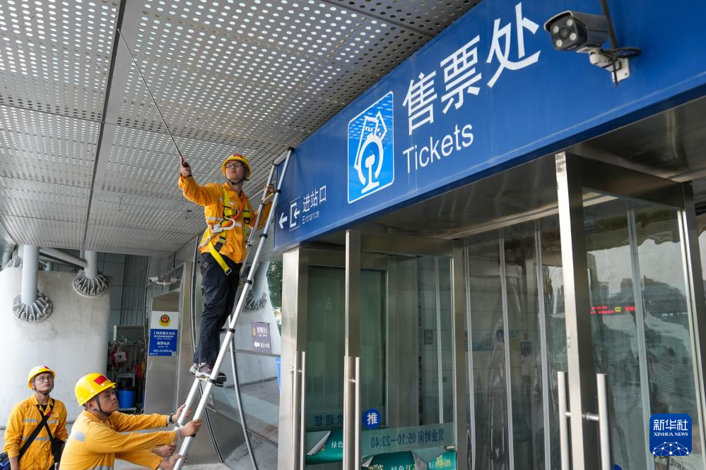 江苏：铁路站房巡检忙