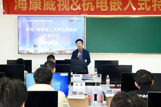 促进高质量充分就业观察｜挖掘AI潜力 数字化让就业服务更智能