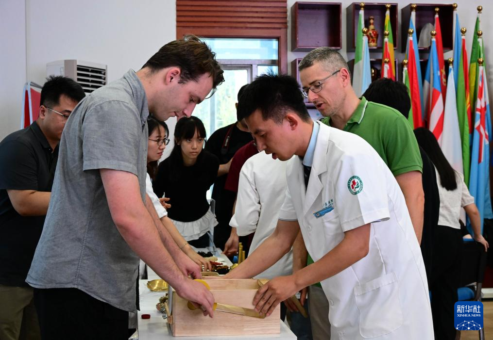 山东青岛：中医药文化走进国际学生课堂