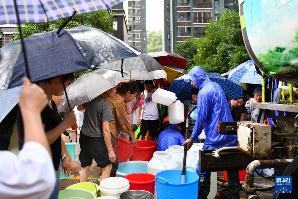 湖南龙山：强降雨后恢复生产生活