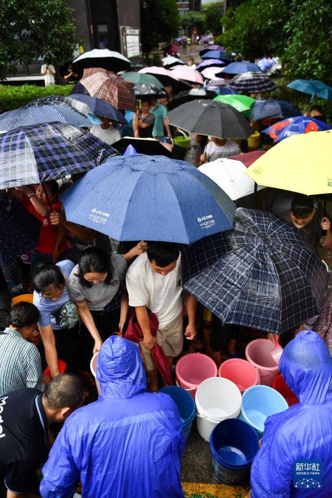 湖南龙山：强降雨后恢复生产生活