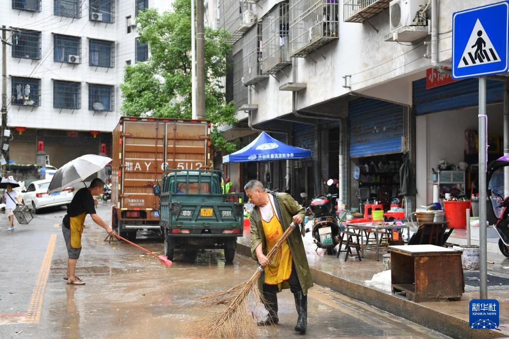 湖南龙山：强降雨后恢复生产生活