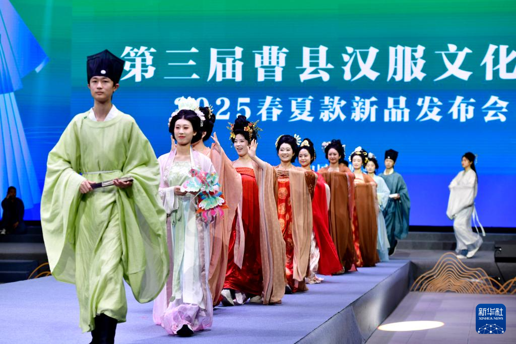 宝藏之城丨这座小城织就百亿汉服产业