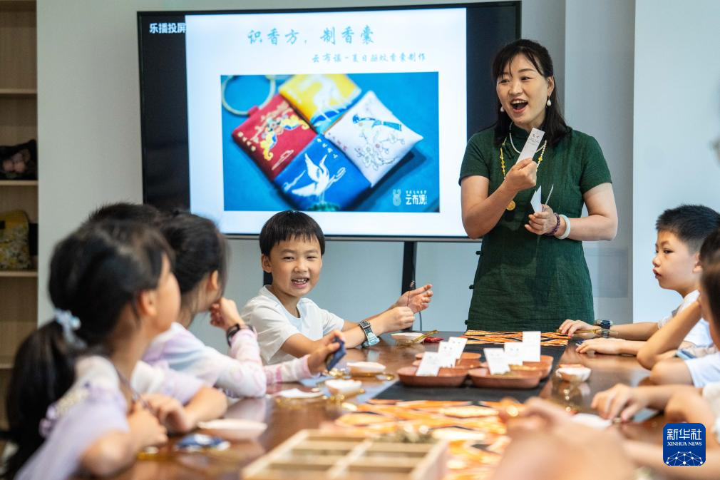 长沙：社区图书馆打造“家门口”文化生活空间