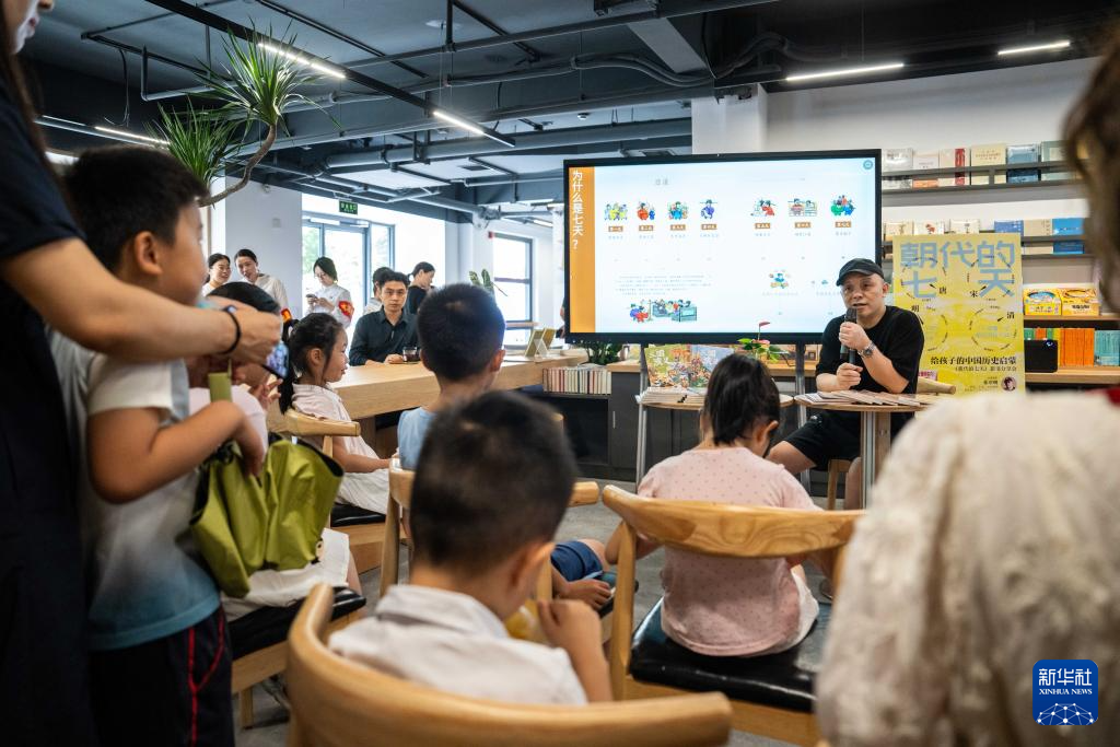 长沙：社区图书馆打造“家门口”文化生活空间