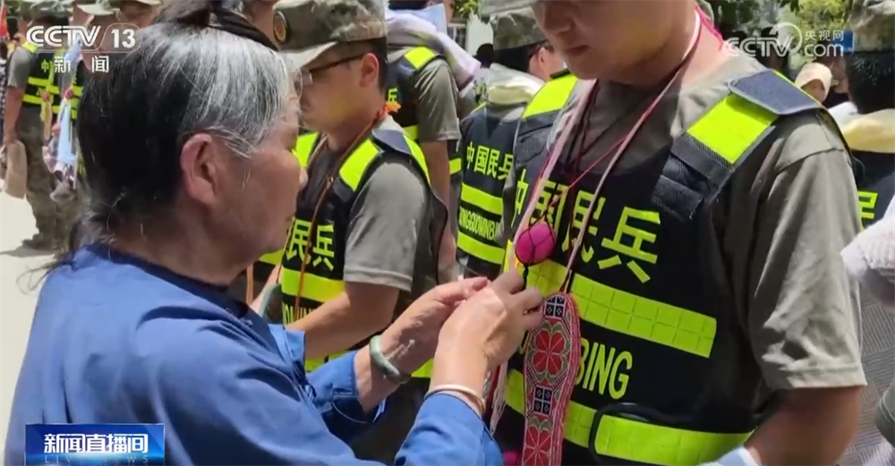 危难时刻感谢有你！当一座城送别一群人 温暖与感动同在