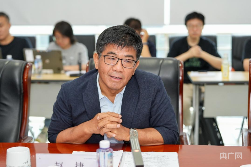 《沿着纬度听中国》：扫描中国肌理 治愈系地理人文纪录片创新表达