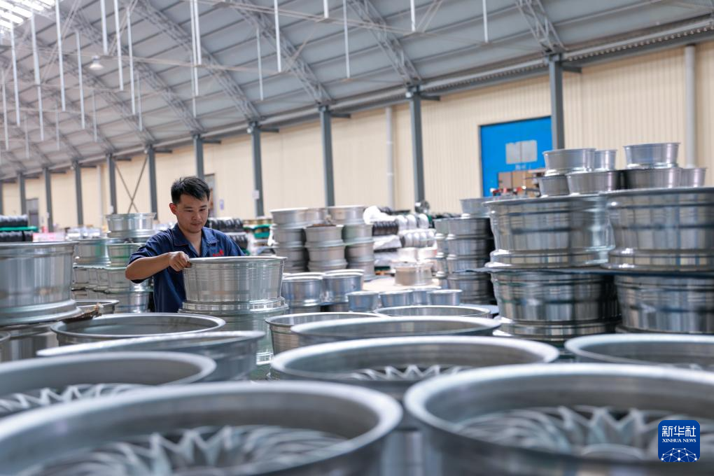 上半年我国汽车产销量首次双超1500万辆
