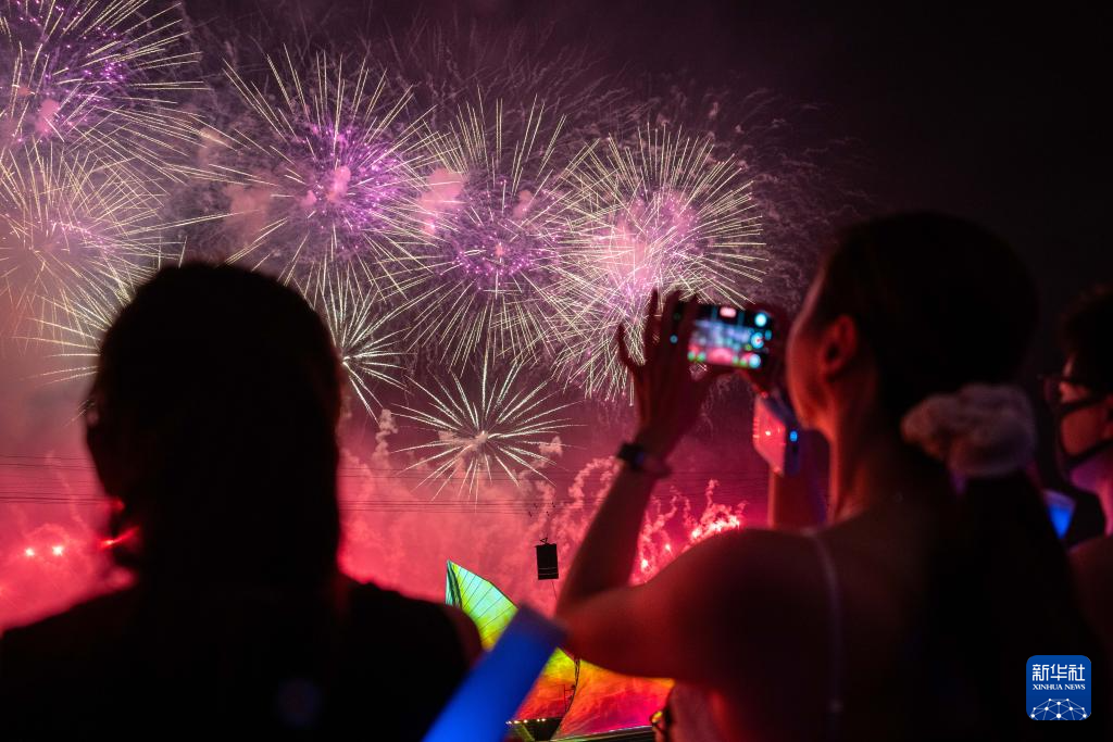 湖南浏阳：盛夏假日赏烟花