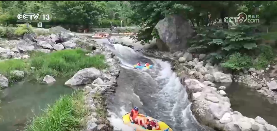 假期经济乘“热”而上 “凉资源”点燃消费增长新引擎