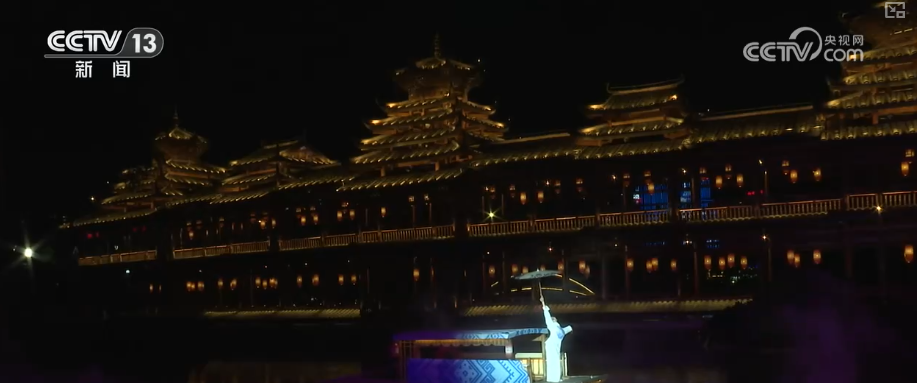看演出、赏夜景、品美食……“夏日夜游”成新宠 “夜时光”点亮消费新活力