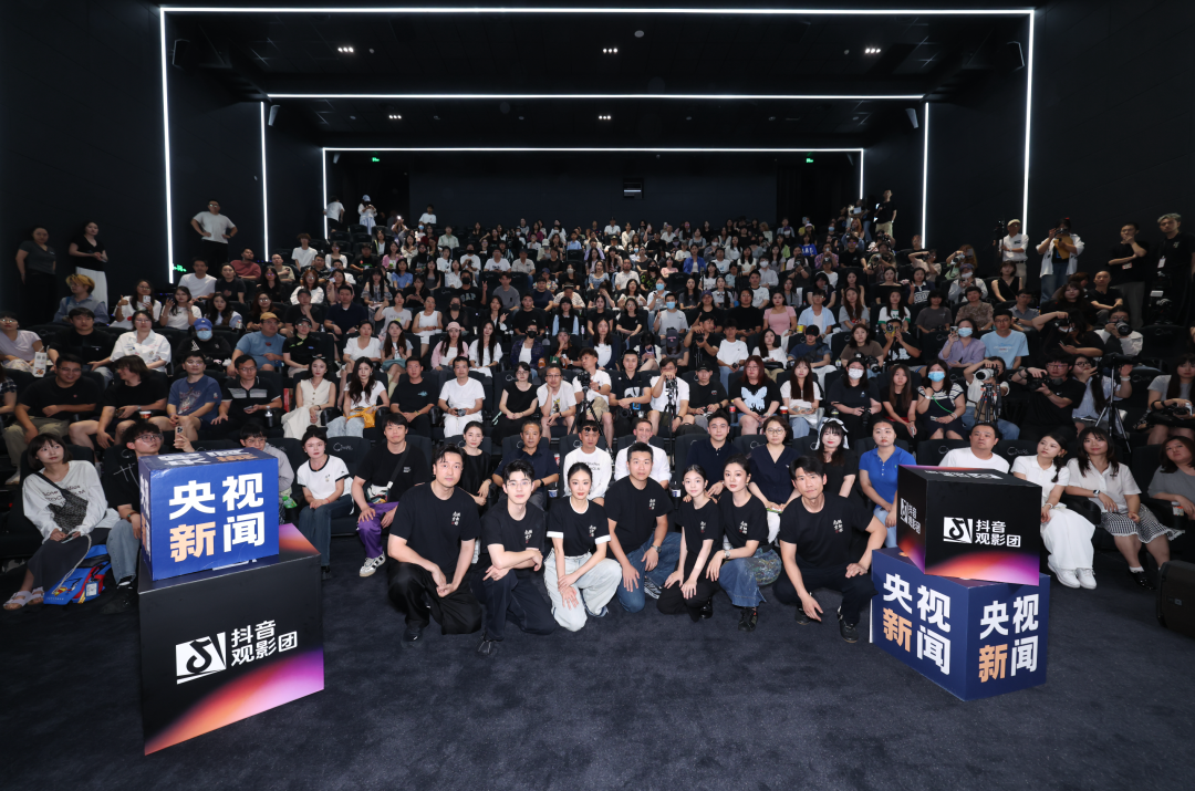 当这些照片“活”起来，央视新闻观影团哭了……