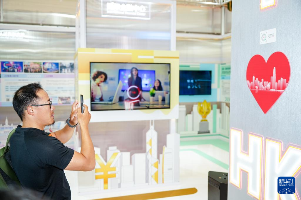 香港主题展览亮相乌鲁木齐