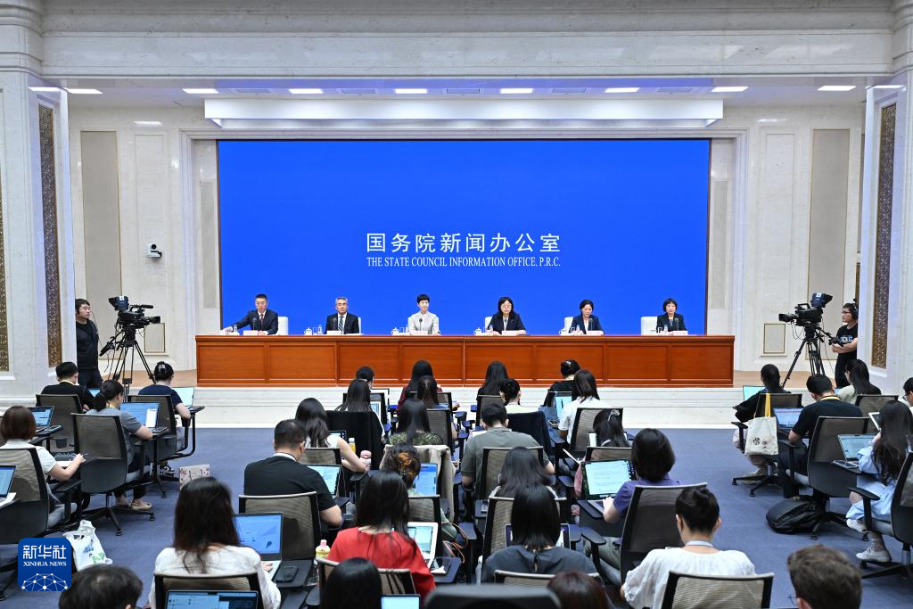 每孩每年3600元，中央财政预算约900亿元——国新办发布会解读育儿补贴方案