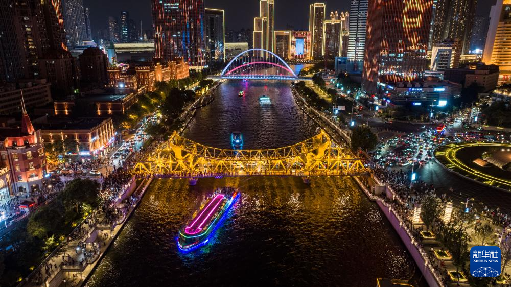 飞阅中国｜津彩夜空 光耀海河