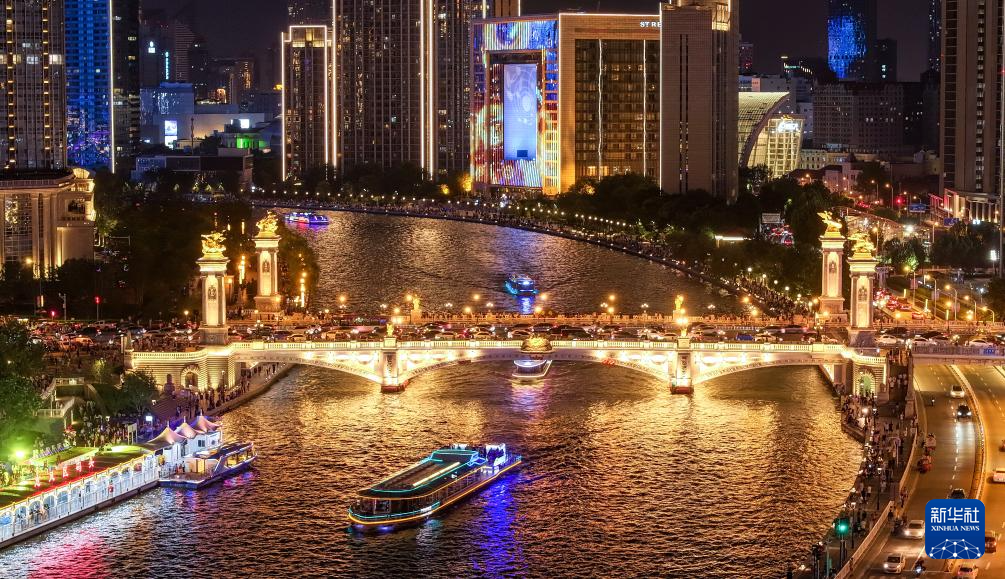 飞阅中国｜津彩夜空 光耀海河