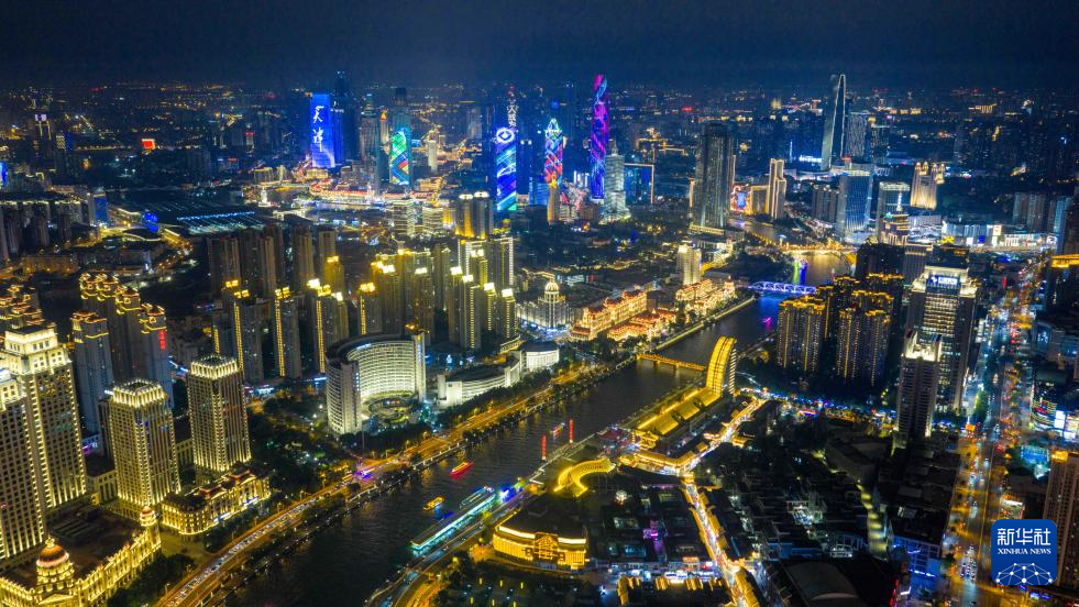 飞阅中国｜津彩夜空 光耀海河