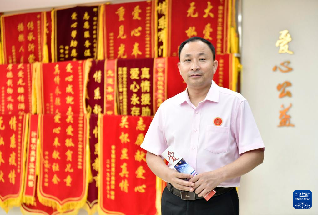 徐军：凝集爱心让孤困儿童向善向好