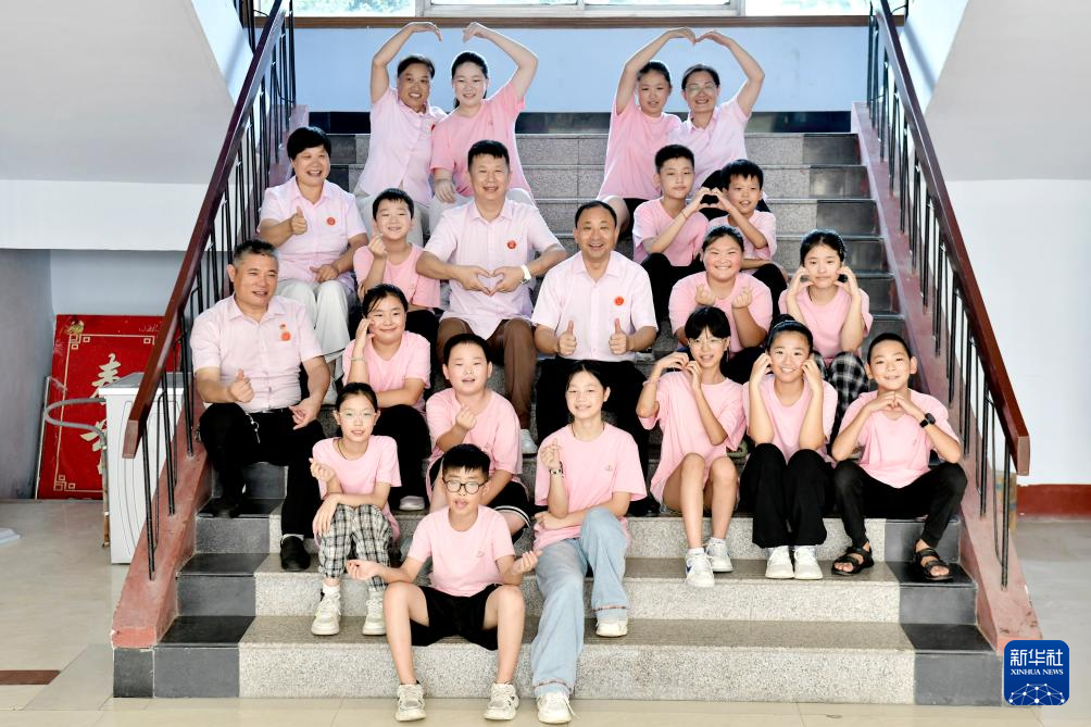 徐军：凝集爱心让孤困儿童向善向好