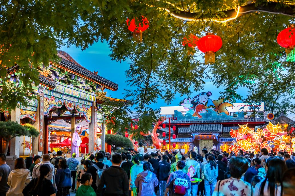 何以中国丨一纸风华传古今 “年画+”绘就新画卷