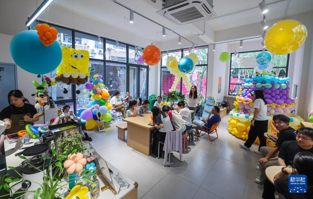 浙江嘉兴：老旧厂区变身城市新地标