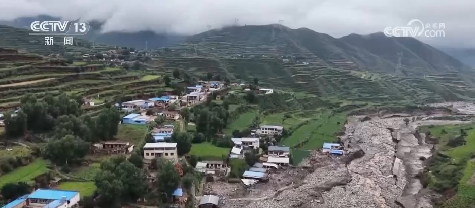 甘肃榆中强降雨引发山洪 危急时刻武警官兵紧急驰援受灾地区