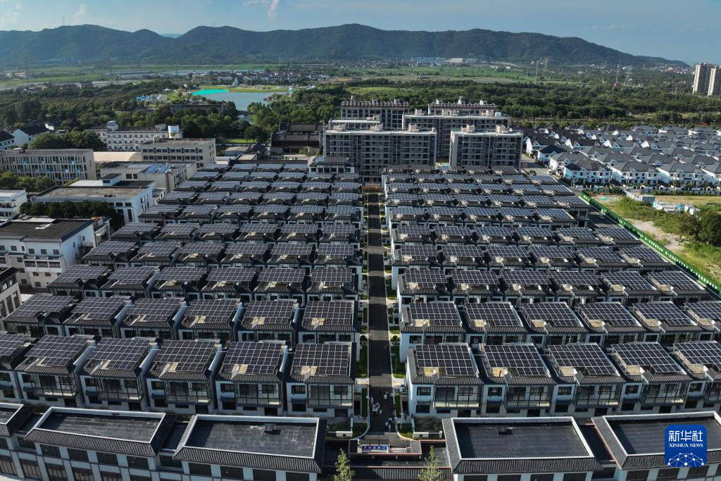 浙江宁波：农村屋顶光伏项目并网 村民共享“阳光经济”