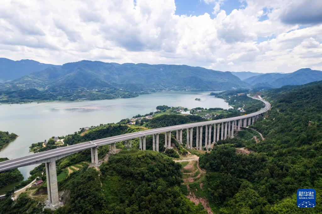 湖南炉慈高速公路建设进入收尾阶段