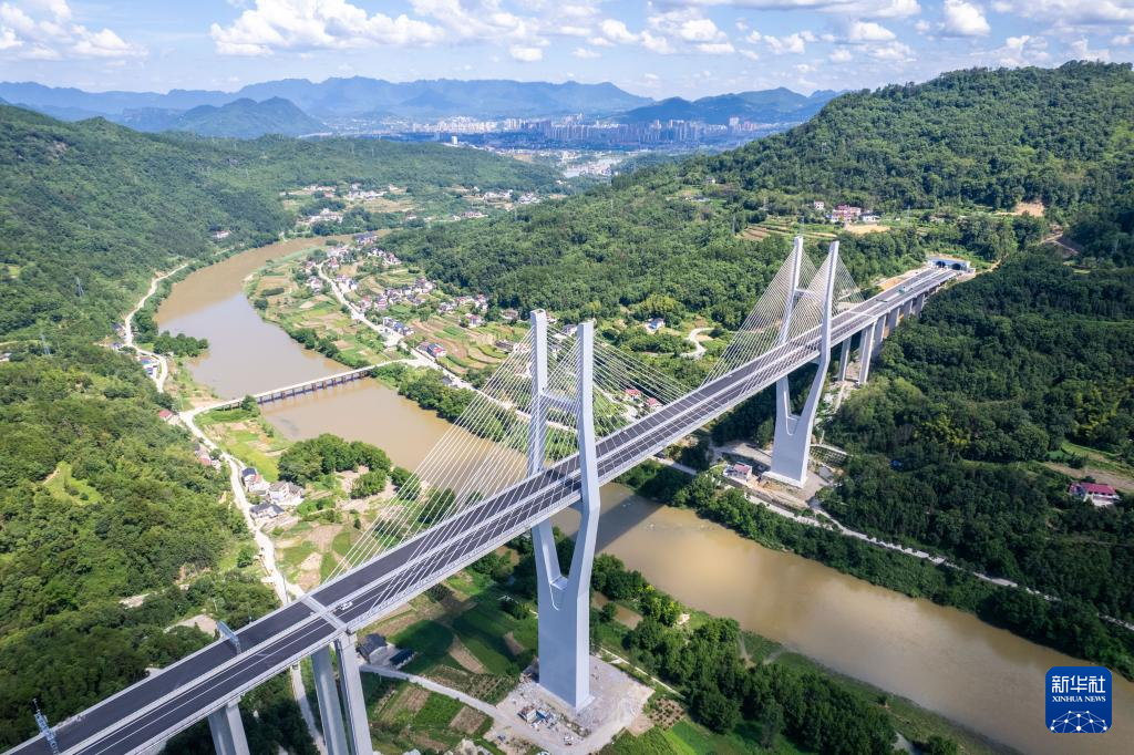 湖南炉慈高速公路建设进入收尾阶段
