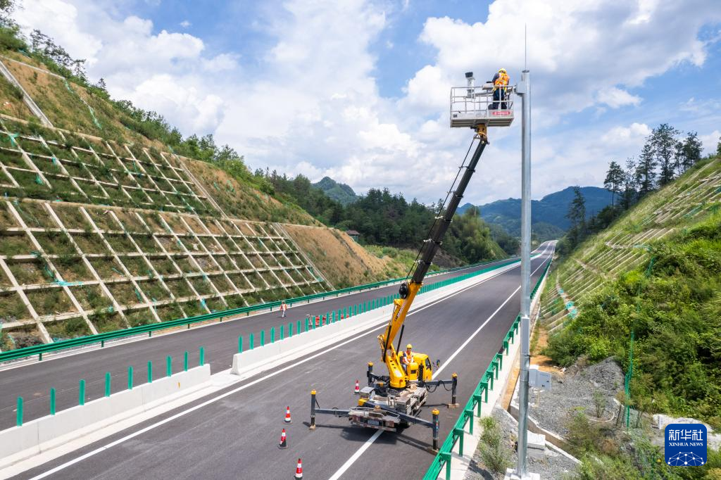 湖南炉慈高速公路建设进入收尾阶段
