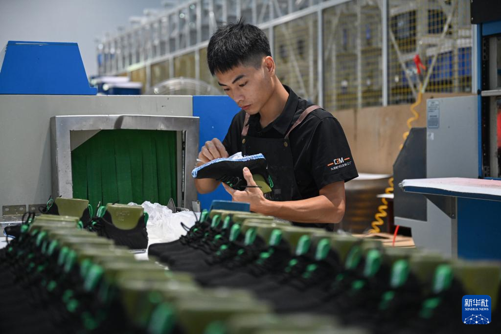 活力中国调研行丨福建莆田：鞋服产业激发新活力