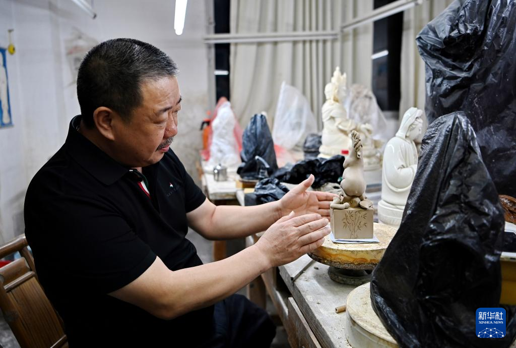 活力中国调研行丨中国白·德化瓷 出口步伐加快