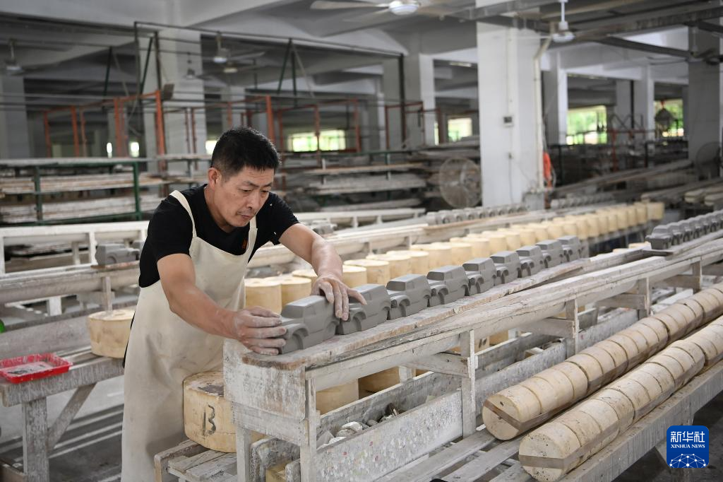 活力中国调研行丨中国白·德化瓷 出口步伐加快