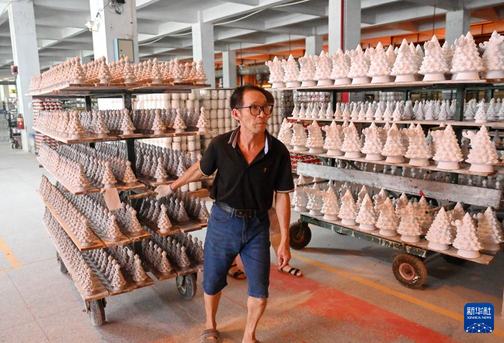 活力中国调研行丨中国白·德化瓷 出口步伐加快