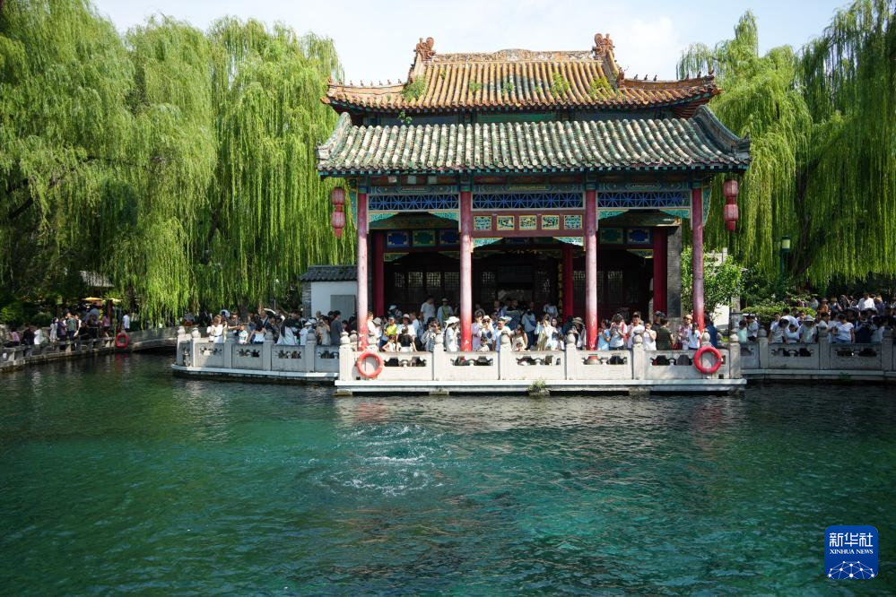 济南：趵突泉重现“水涌若轮”美景