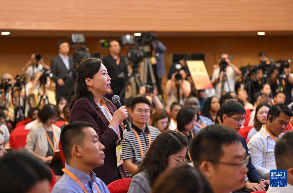 抗战胜利80周年纪念活动新闻中心举办首场记者招待会