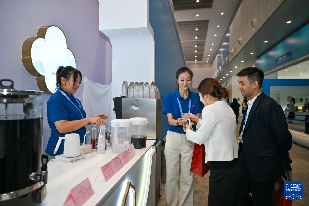 上合组织天津峰会｜“国际范、科技感、文化味”——2025年上海合作组织峰会新闻中心正式开放