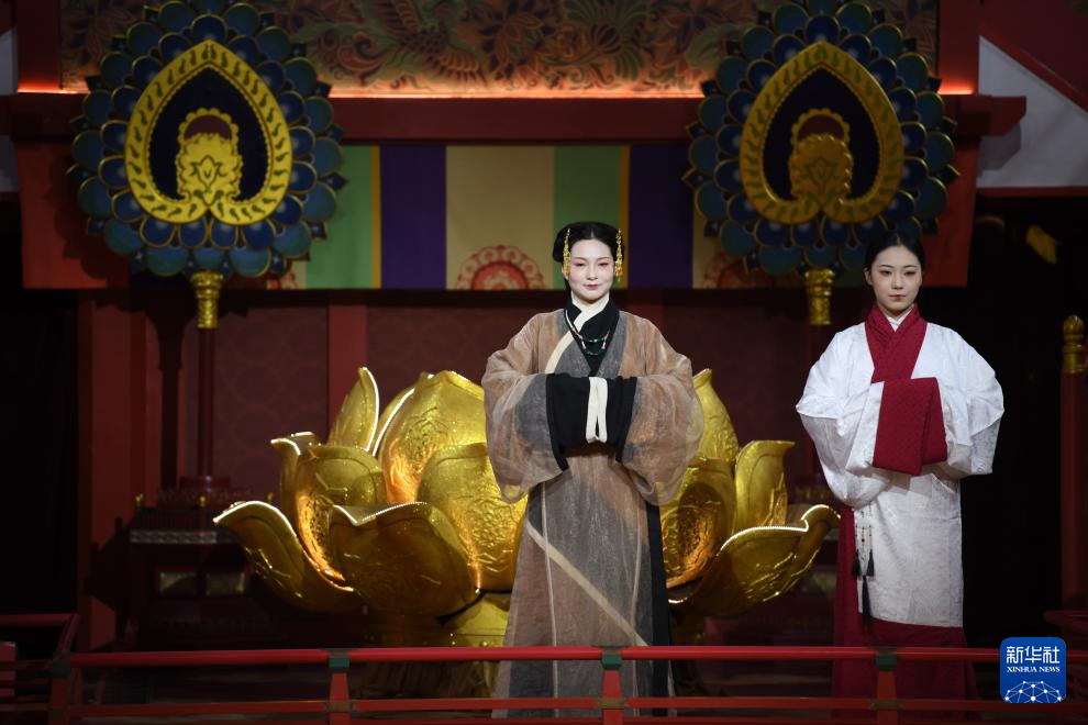 西安：汉服展演引客来