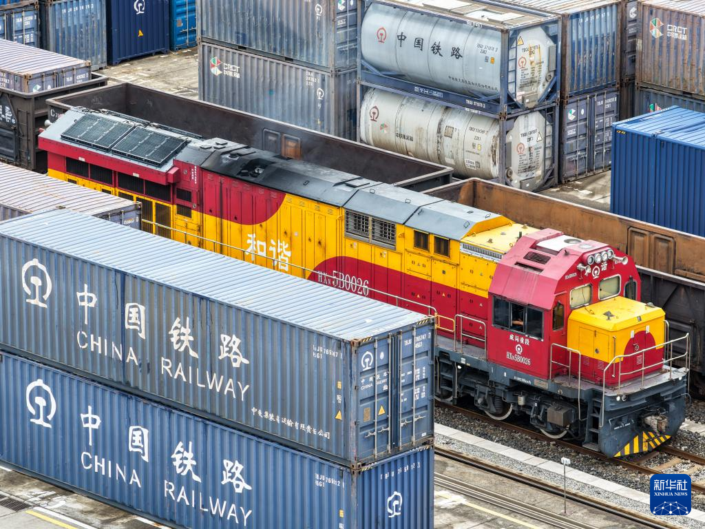 中欧班列（成渝）今年前7月运输进出口货物超28万标箱