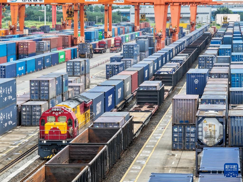中欧班列（成渝）今年前7月运输进出口货物超28万标箱