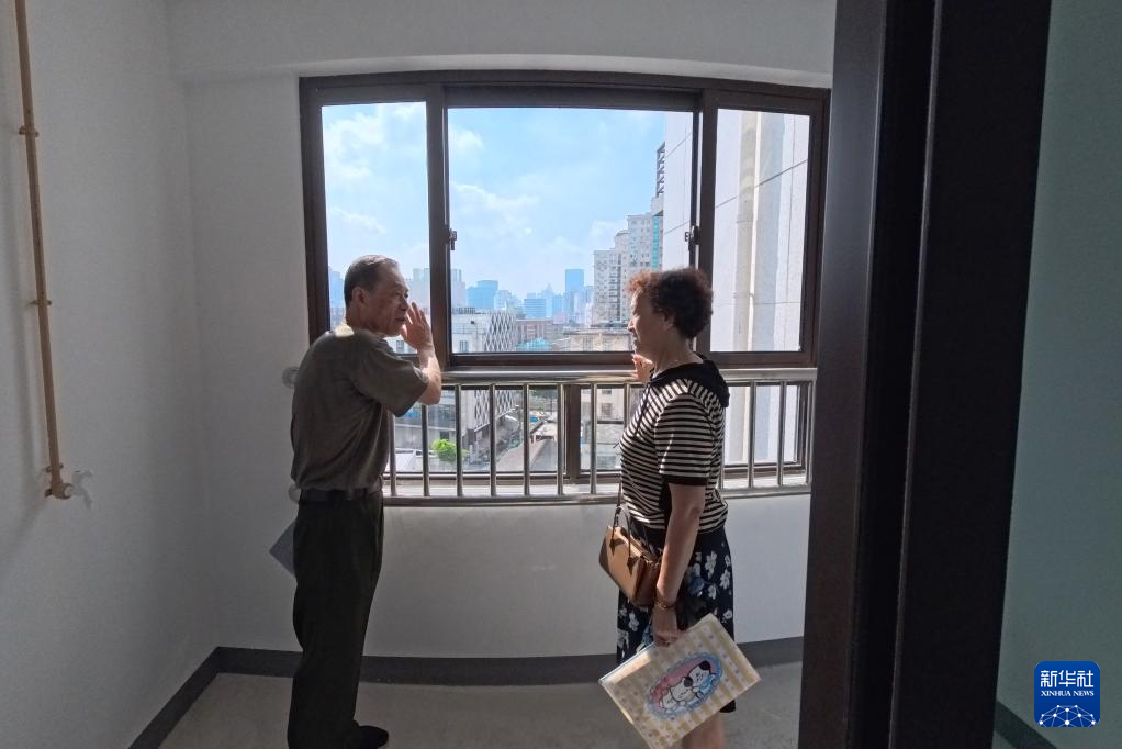 上海：老邻居相聚新房子 谈家桥小区迎居民回搬
