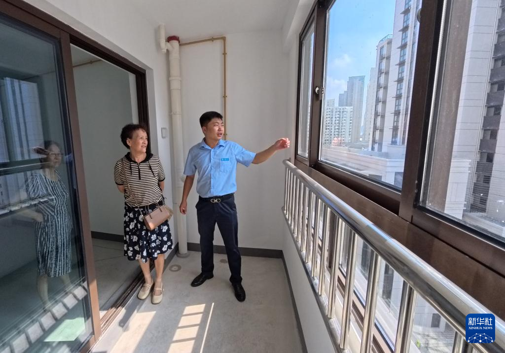 上海：老邻居相聚新房子 谈家桥小区迎居民回搬