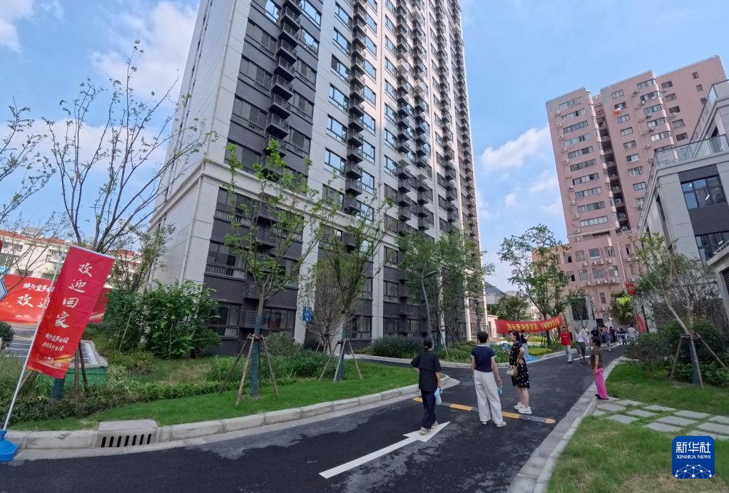 上海：老邻居相聚新房子 谈家桥小区迎居民回搬