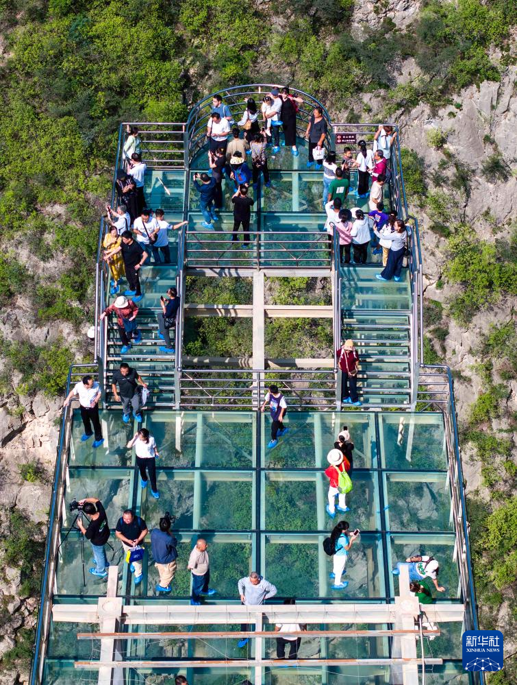 周末出游享金秋