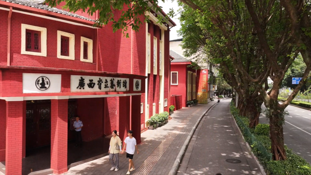 山河印记·作品背后的抗战故事｜时空回响80年 小舞台撑起民族抗战大担当