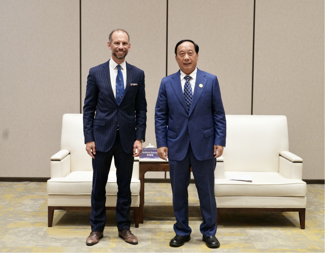 任贤良秘书长会见世界知识产权组织助理总干事安德鲁·斯坦斯