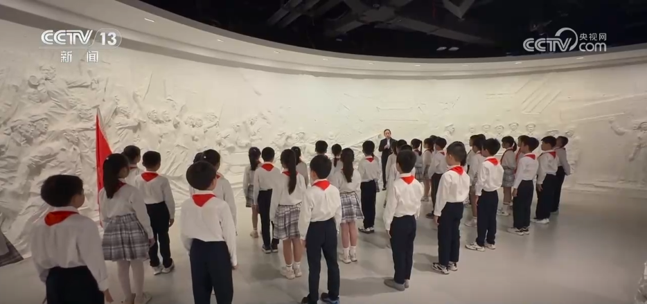 各地红色场馆迎来参观热潮 互动式体验让抗战历史“活起来”