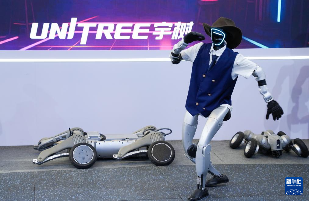新科技产品“闪耀”东博会