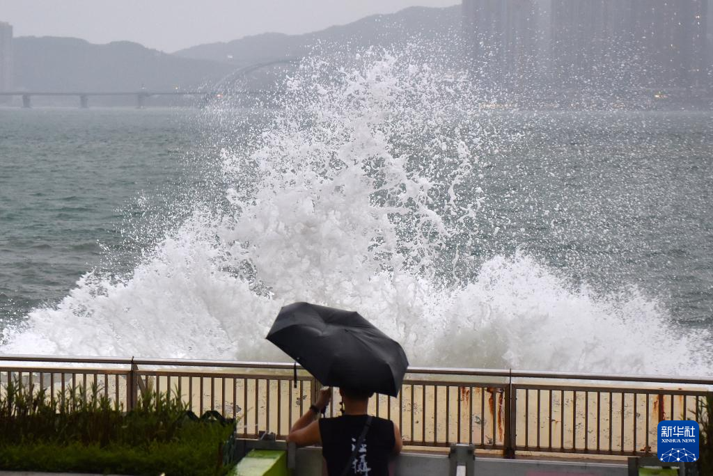 台风“桦加沙”逼近香港
